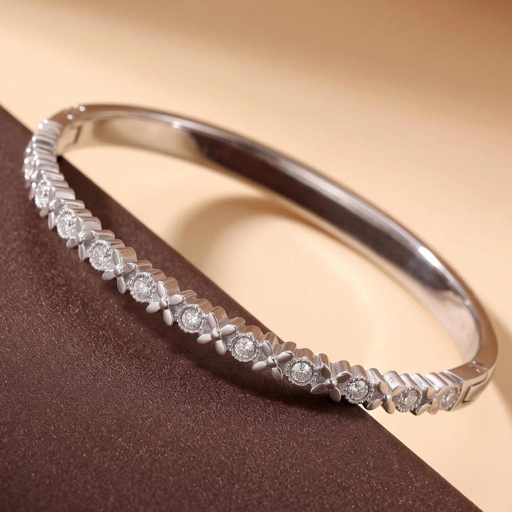 3D Diamond Inlaid Titanium Steel Light Luxury Bracelet