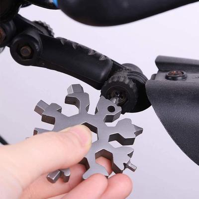 Llave de copo de nieve de acero inoxidable 18 en 1 Herramienta múltiple Popular portátil Acero Creativo Herramienta para reparación de bicicletas al aire libre Abrir una botella