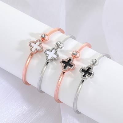 Vierblättriges Kleeblatt-Diamant-Armband, zarter, fortschrittlicher, kreativer Handschmuck, Armband, Geschenk für Frauen und Mädchen