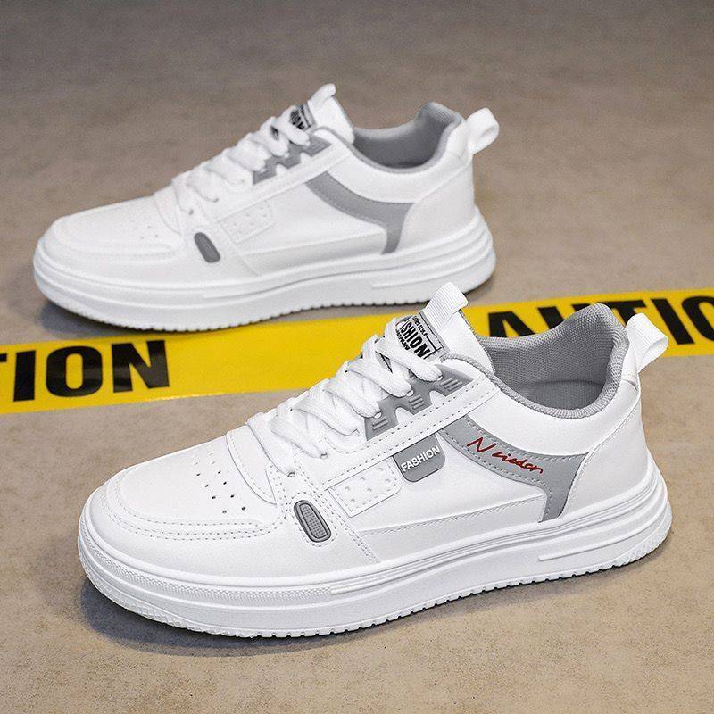 New Men's Comfortable Flat Shoes Outdoor Wild Men's High end Fashion Multi functional Casual Board 2025