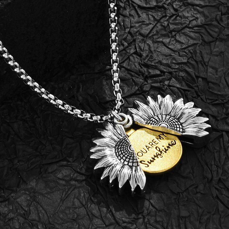 Unique Sunflower Design Necklace With Alloy Charm Perfect For Casual Streetwear