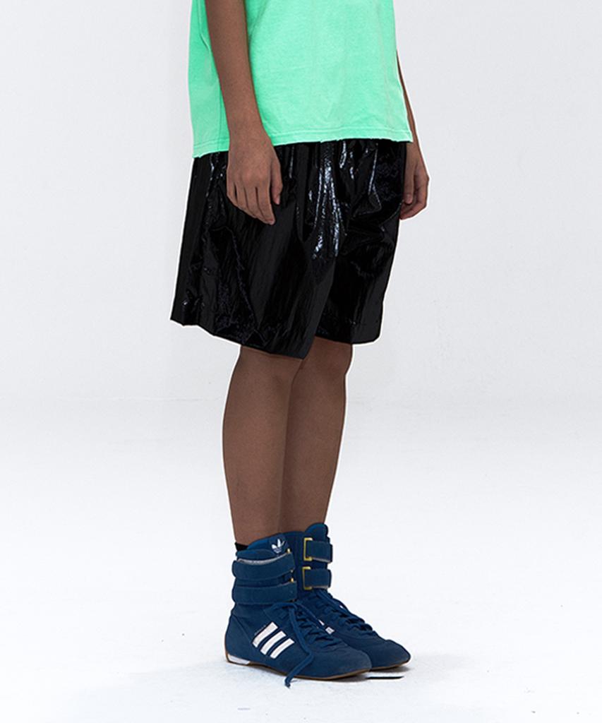 ERER Box-Pleat Faux Leather Shorts Black
