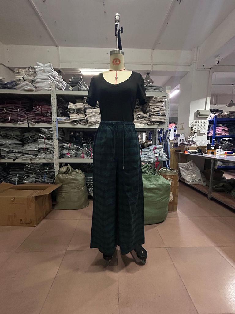 Women's Retro Plaid Pants: Trendy, Loose, Versatile Long Pants for Spring/Autumn 2026