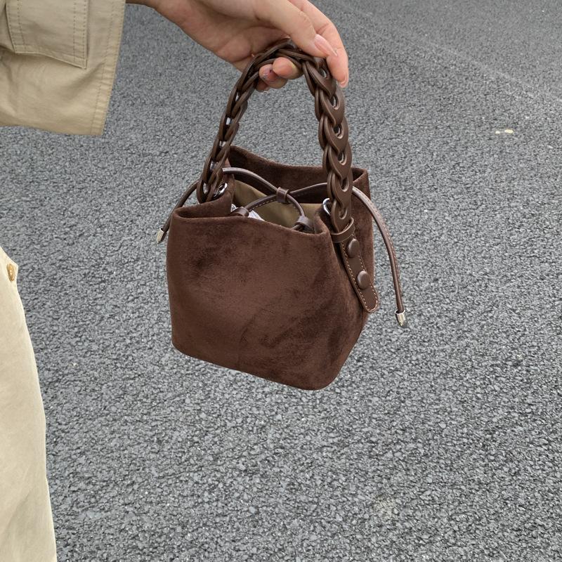 Go Out Handbag Women 2025 New Retro Suede Shoulder Bag Niche Commuter Versatile Messenger Bucket Bag