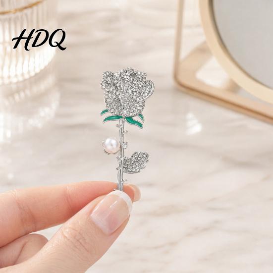 Fade Proof Rose Brooch Rhinestone with Pearl Decor Strong Buckle Pin Secure Clasp Alloy Elegant Flower Shape Pin for Coats Shirts Bags Accessories