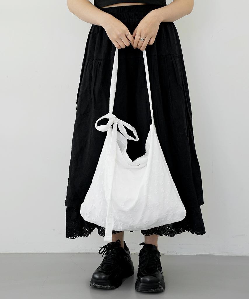 D.Lab Plum Pattern Ribbon Eco Bag - Flower Pattern White