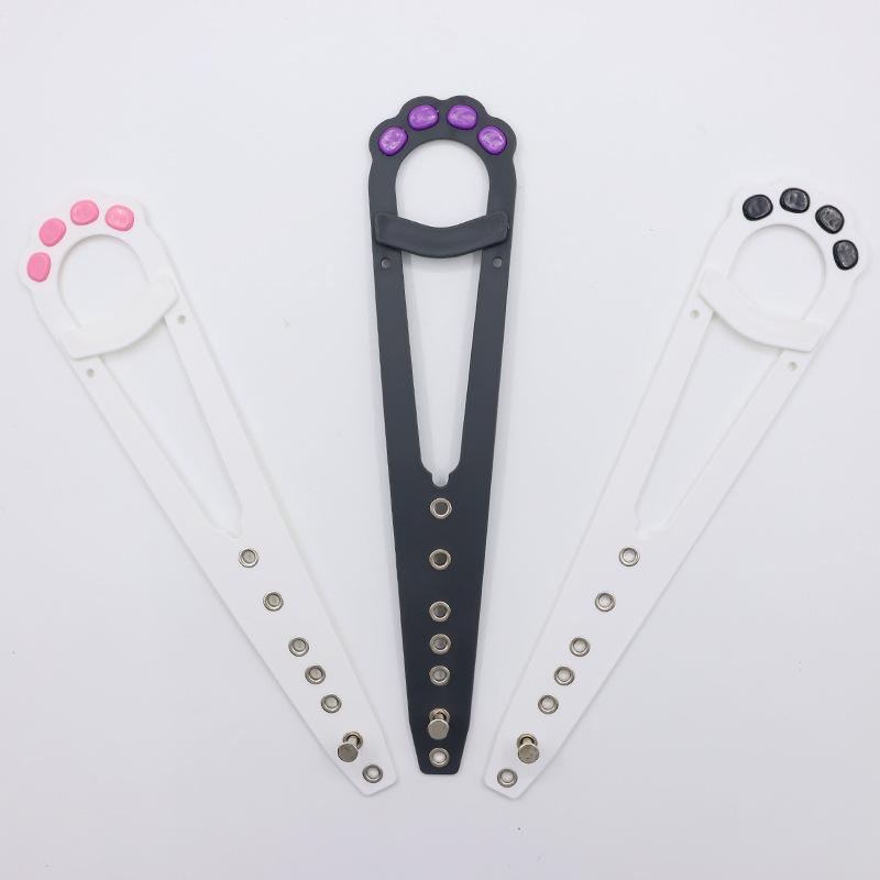 A Cat-elastic Door Lock with A Cat Door Bracket Latch To Prevent Dogs From Entering