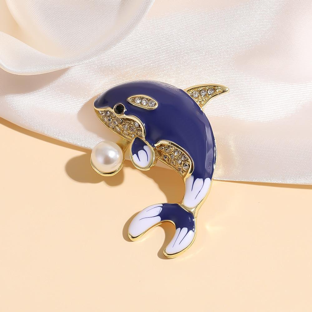 Charm Temperament Stereo Whale Pearl Enamel Brooch Gradient Blue Phoenix Tail Crystal Corsage Women's High-end Suit Pins Jewelry