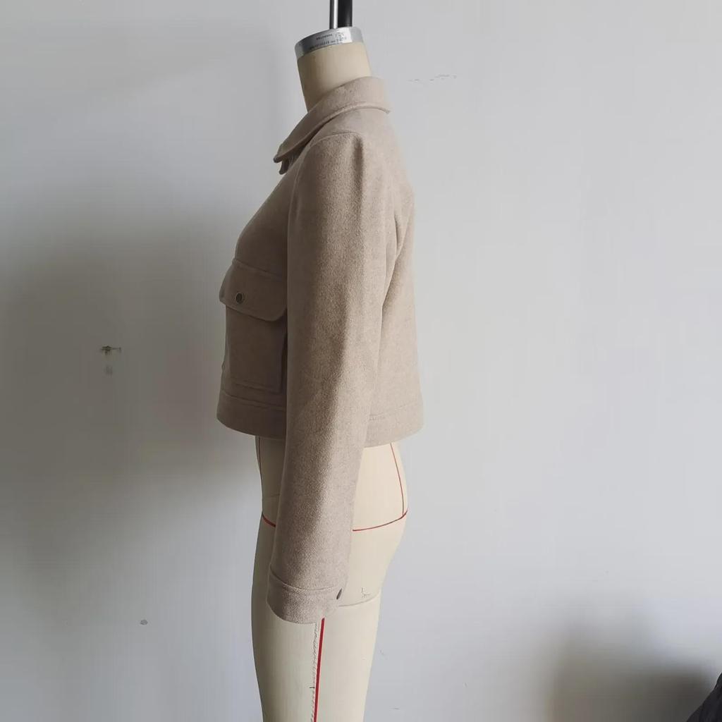 Moda damska na jesień 2024 - Wszechstronna i stylowa kurtka zapinana na zamek