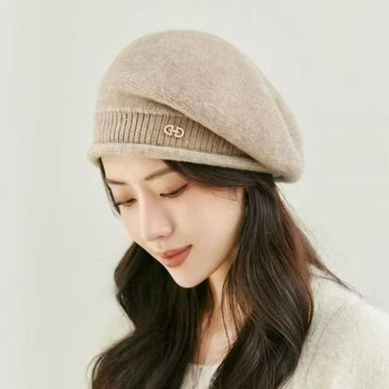 Women's Warm Knitted Woolen Beret: Trendy, Comfortable, Windproof, Thickened, Cold-Proof Slouchy Hat for Autumn and Winter.