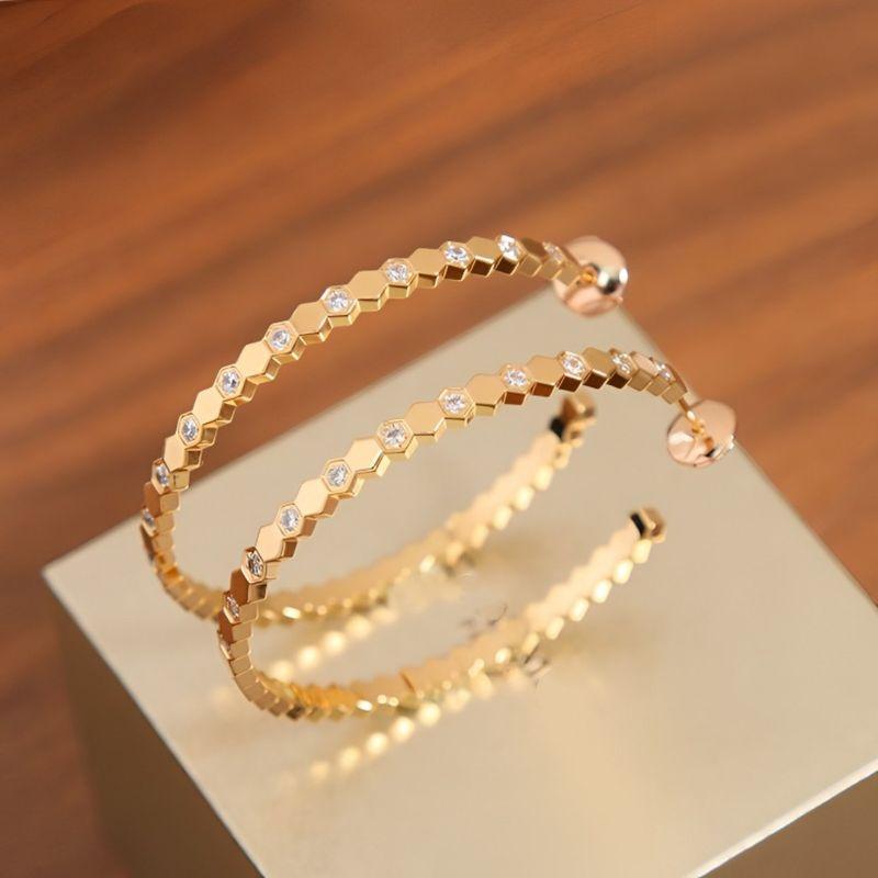 

New Light Luxury European and American Style Exaggerated Honeycomb Large Hoop Earrings 18K Rose Gold Niche Design Fashionable Versatile Earrings Rose gold
