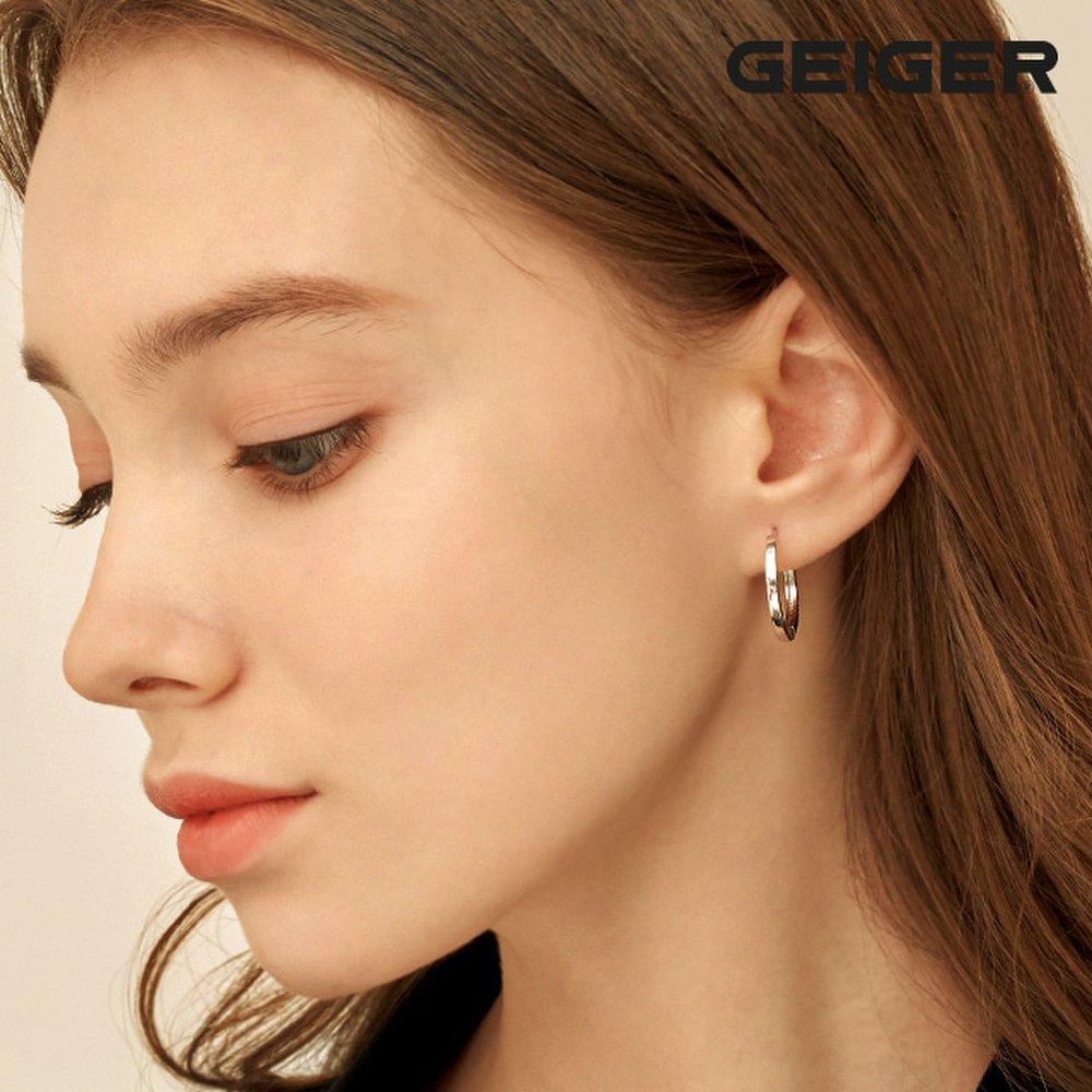 Flat One-Touch Silver Earrings Gisvee034