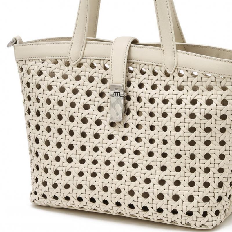 Daks Ivory Mesh Twisted Detail Point Tote Bag Dcba6e189iv