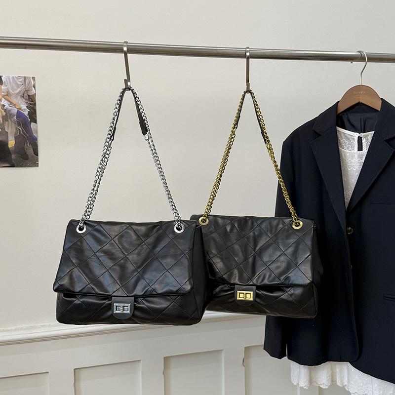 Large Capacity Diamd Grid Chain Shoulder Bag Women's Fashiable Crossbody Bag 2026 New Style Elegant Tote Handbag