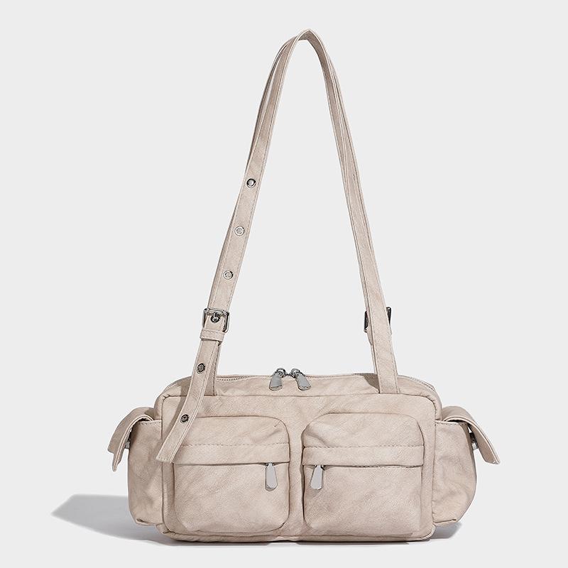 Multi-pocket trendy retro biker bag, large-capacity commuter underarm bag, fashionable shoulder handbag with a niche high-end feel