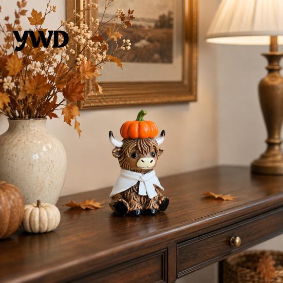 Rustic Pastoral Style Ornaments Cute Sitting Highland Cow Pumpkin Figurine, Resin Statue Ornament Indoor Outdoor Decorative Accents for Autumn Harvest