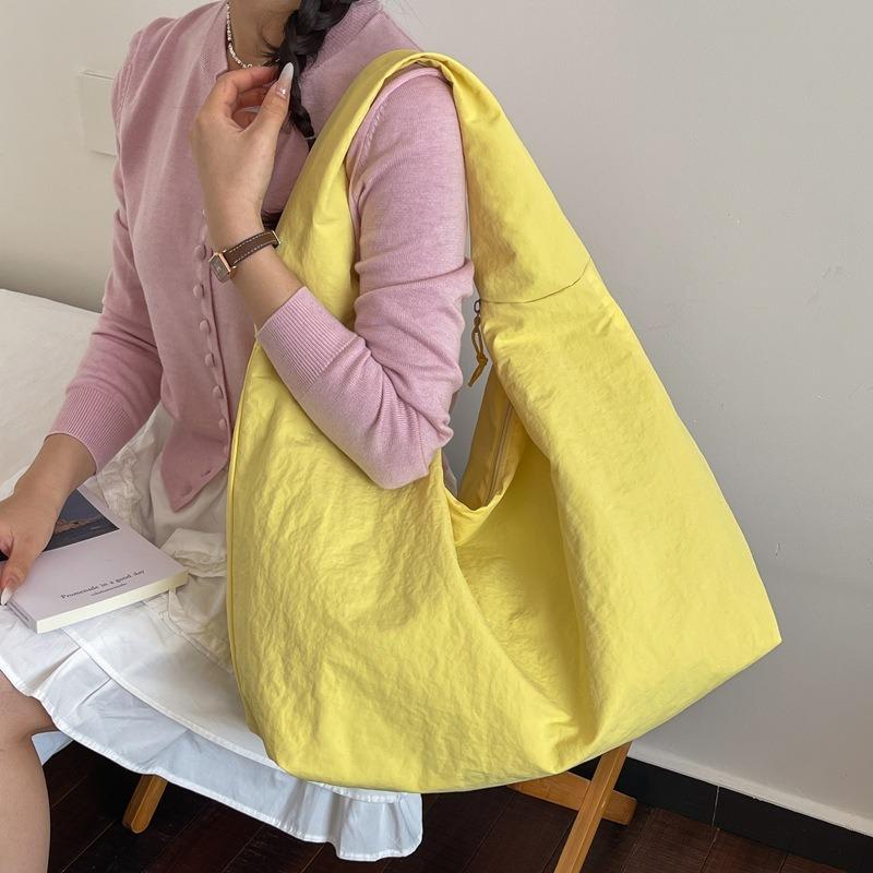 Nylon Cloth Tote Bag Women's Spring and Summer New Retro Large Pocket Large Capacity Leisure Sports Shoulder Bag