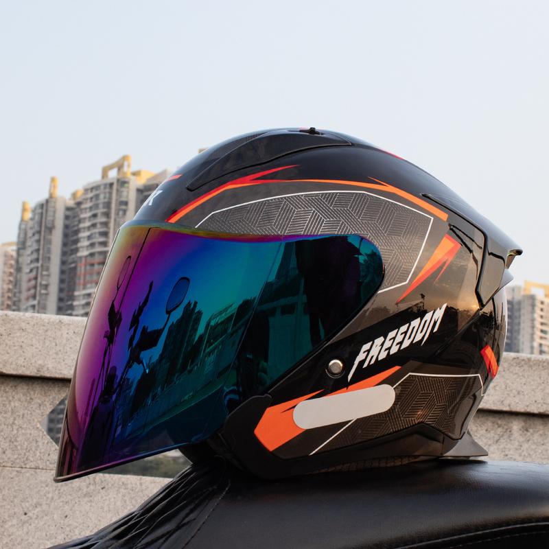 Unisex Motorcycle Helmet with Dual Lens Half Helmet Warm Three-Quarter Motorcycle Racing Style Scooter Helmet for All Seasons
