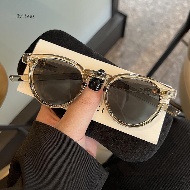 Retro Oval Frame UV400 Sunglasses Unisex Personality Catwalk Small Frame Eyewear for Men And Women