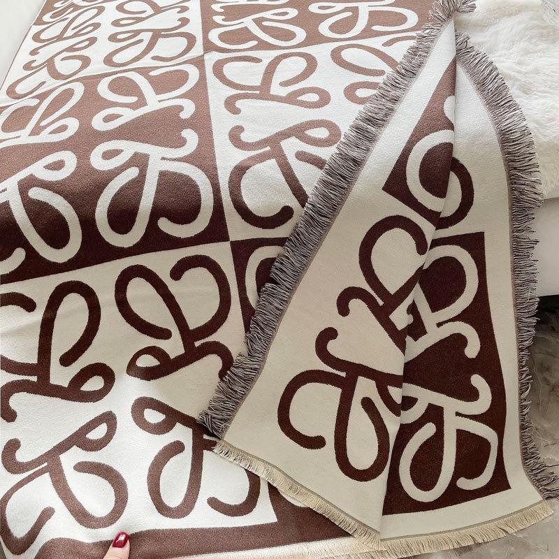 Autumn and winter jacquard square scarf women's light luxury high sense thickened shawl fashion versatile imitation cashmere scarf