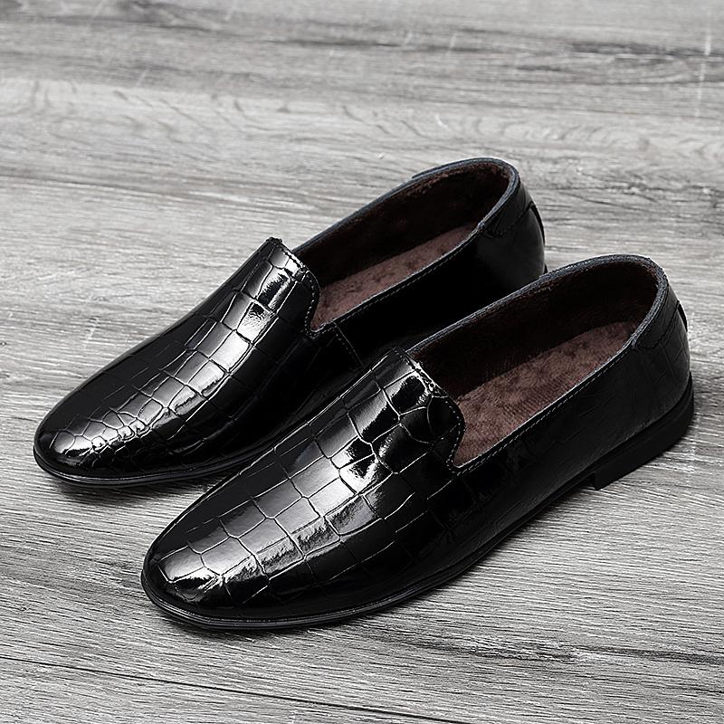 Fashion New Arrival Men Loafers Pu Leather Men Slip on Shoes Comfortable Man Casual Shoes Breathable Male Driving Footwear Business Flat