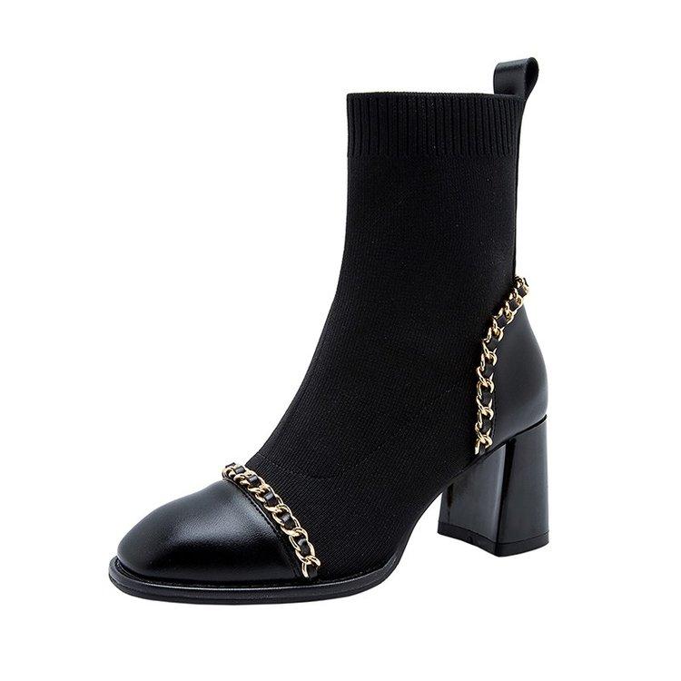 Outono Novas Botas Nude Pontiagudas Botas Curtas Mulheres Salgueiro Rebites Salto Médio Botas de Motociclista Salto Grosso e Botas de Cano Curto