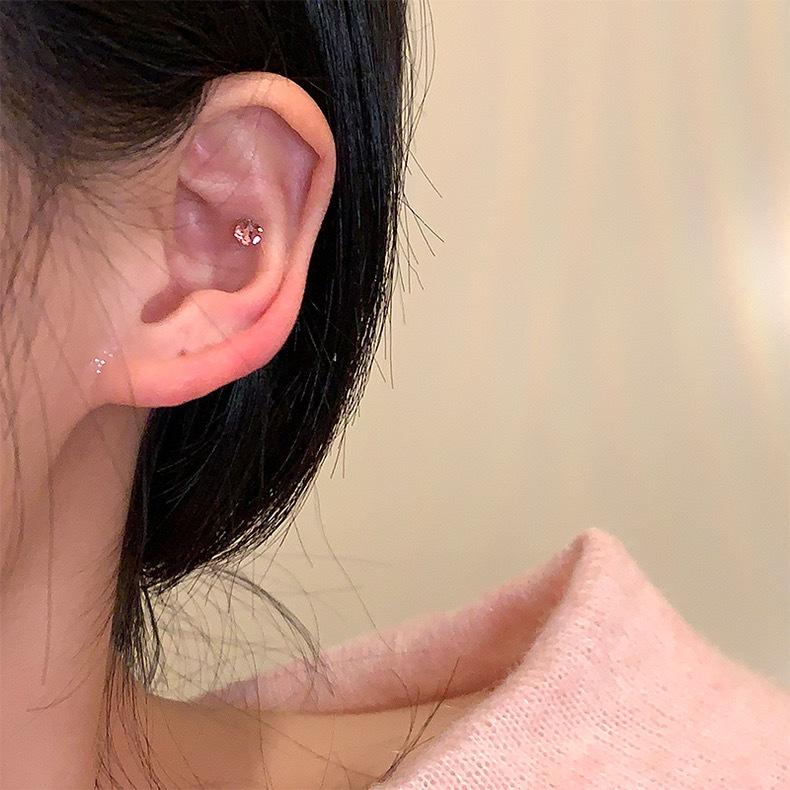 Sweet and cool Kitty cat medical titanium steel flash zirconium earbone nails, ear hole earrings, women s light luxury high-end earrings, earrings.