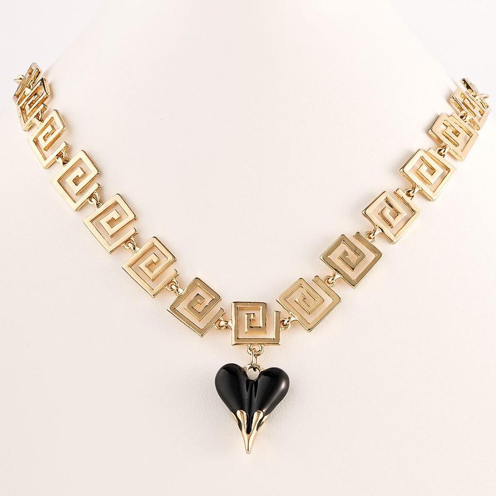 Europäische geometrische quadratische Halskette: Roter Herzanhänger, Modische Schlüsselbein-Kette für Damen.