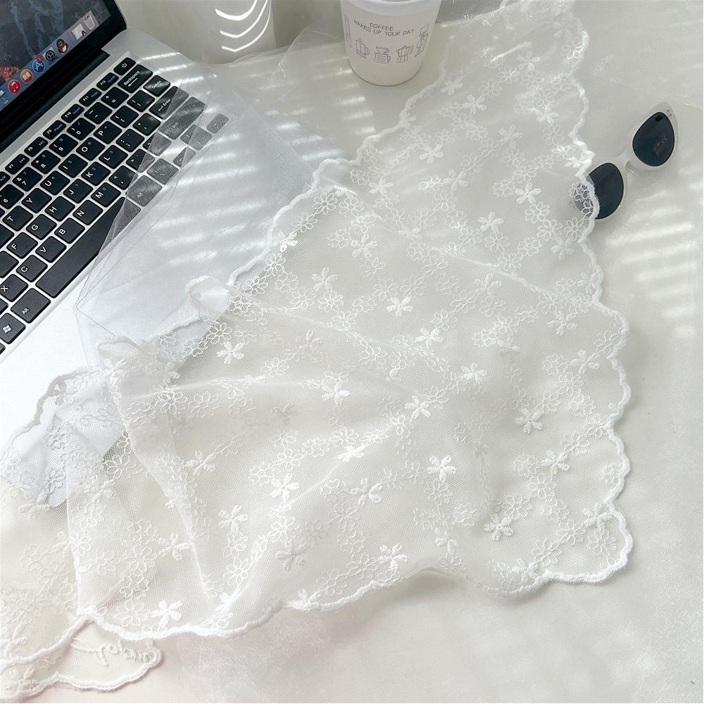 Bestickter Dreiecksschal aus Blumenspitze Kleiner Schal Gehäkelter Halsschal Einfarbiger Kopftuch Kopftücher Bandana für Damen Halstuch