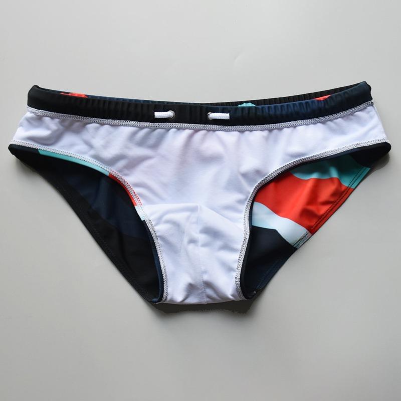 Men's Sexy Low-Waist Swim Trunks Printed Color-Block Japanese-Style Bikini Swim Briefs Drawstring Beach & Hot Spring Swimwear