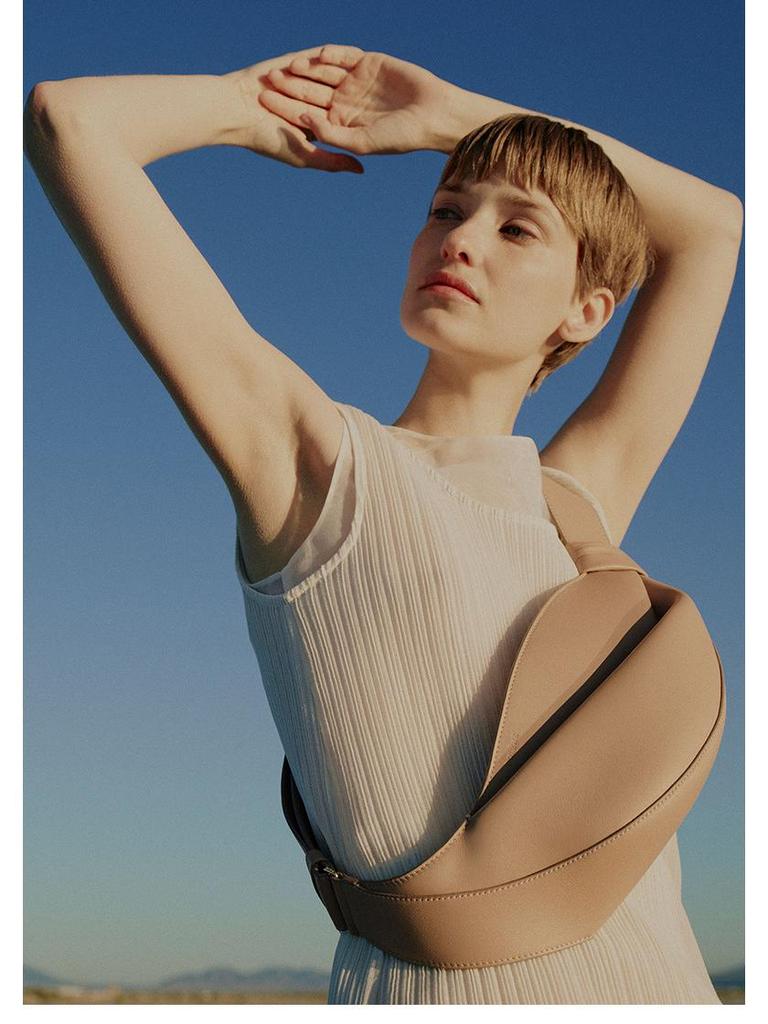 Sommerausgabe: Polene Croissant Rindsleder Umhängetasche—Geräumige Damen Schultertasche