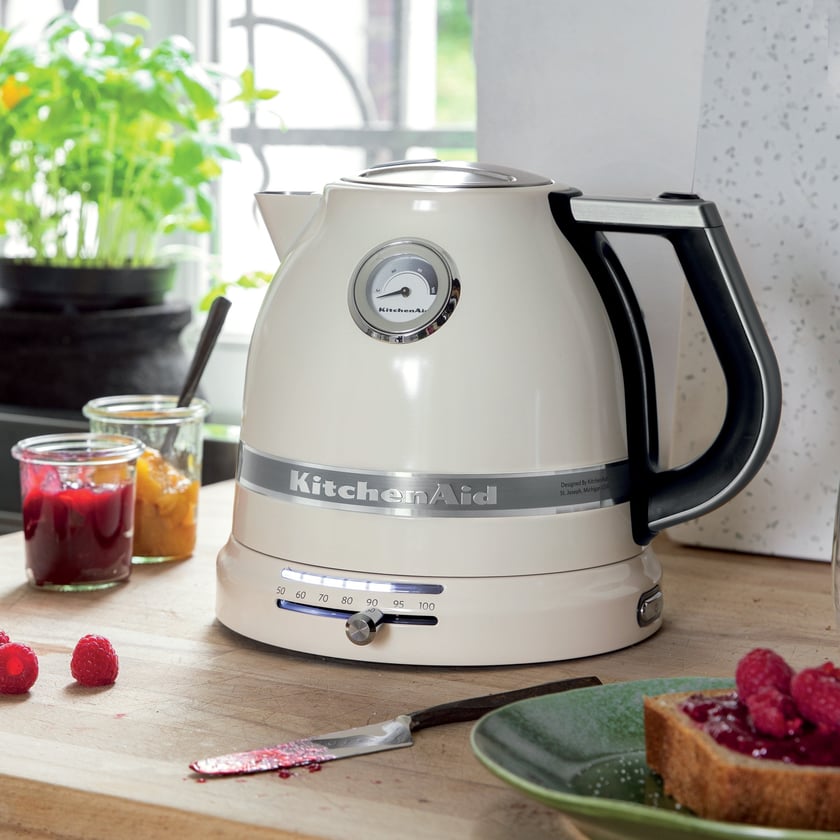 Kitchenaid Artisan Kettle 1.5L 5Kek1522 Kitchenaid Color: Cream Gloss