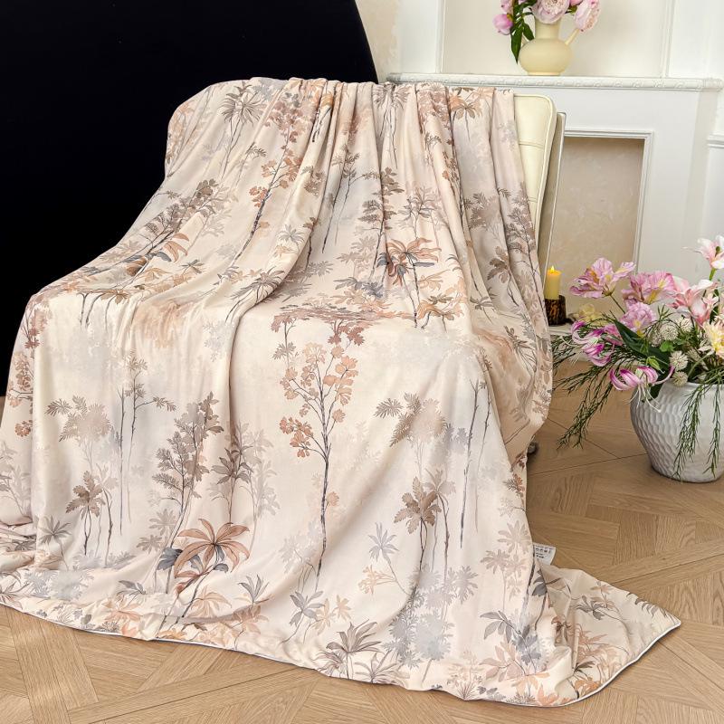 Summer Silk Quilt: Digital Print Floral Air Conditioning Comforter
