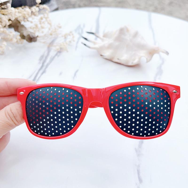 Ochelari de soare cu orificii - Design cu cuie de orez pentru ameliorarea miopiei