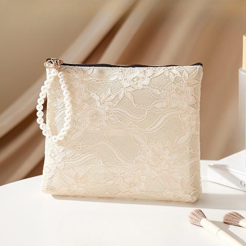 

Lace Flower Small Makeup Bag with Pearl Chain Women Cosmetic Pouch Travel Organizer Handbag Portable Phone Keys Coin Purse Case S 16x3x11CM бежевый