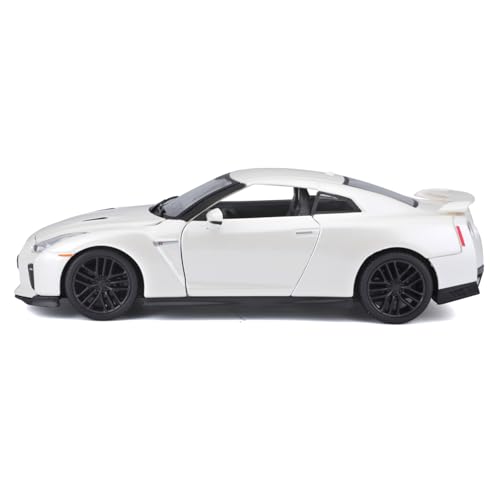 Bburago 1/24 Scale Nissan GT-R 2017 Diecast Model Car (White)