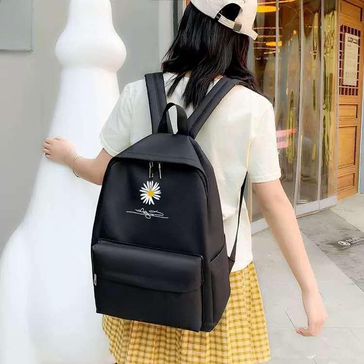 Fresh Chrysanthemum Schoolbag: Korean-Style Backpack for Female Students with Large Capacity, Ideal for Junior and High School.