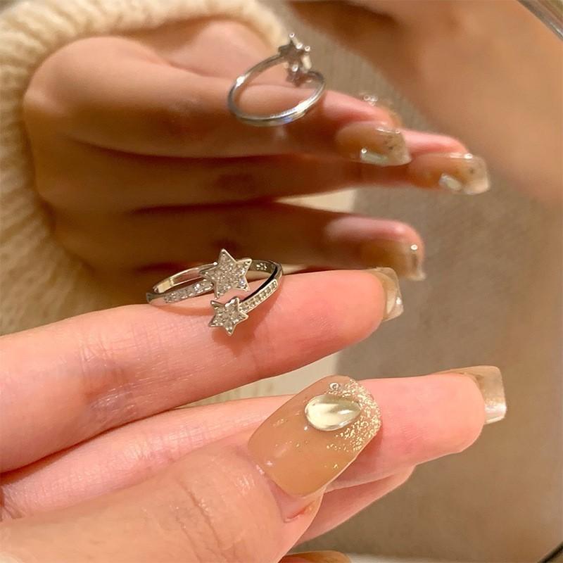 Layer Fashionforward Double Ring With Stunning White Shell Detail And Adjustable Size