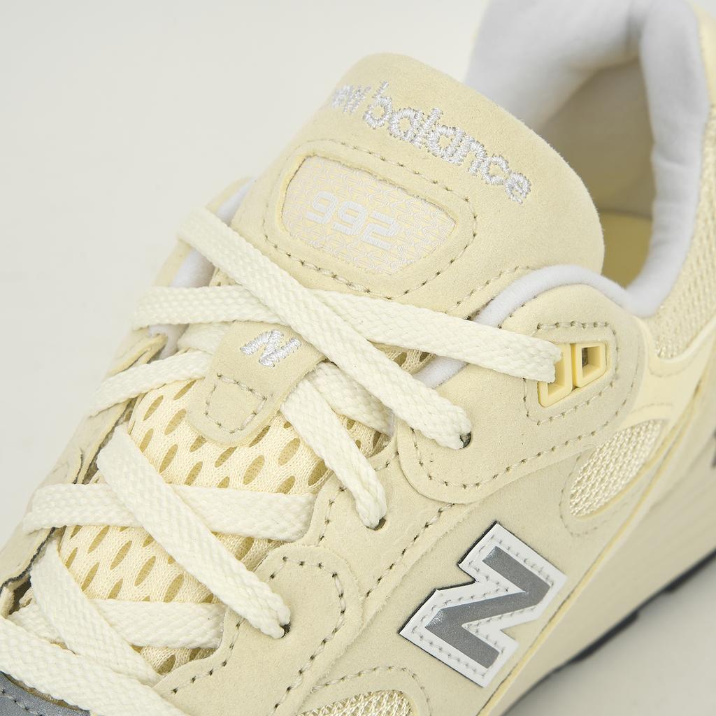Teddy Santis x New Balance 992 Made in USA Calcium Unisex Sneaker Creme Raw-Cashew U992MC