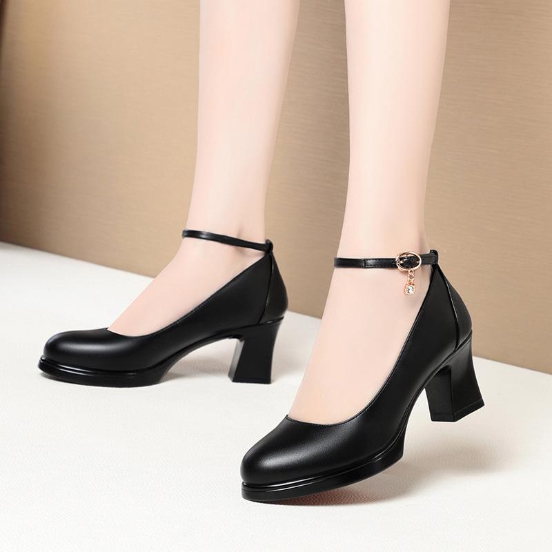Cheongsam model catwalk shoes high heels one-button women's shoes comfortable mother single shoes leather shoes