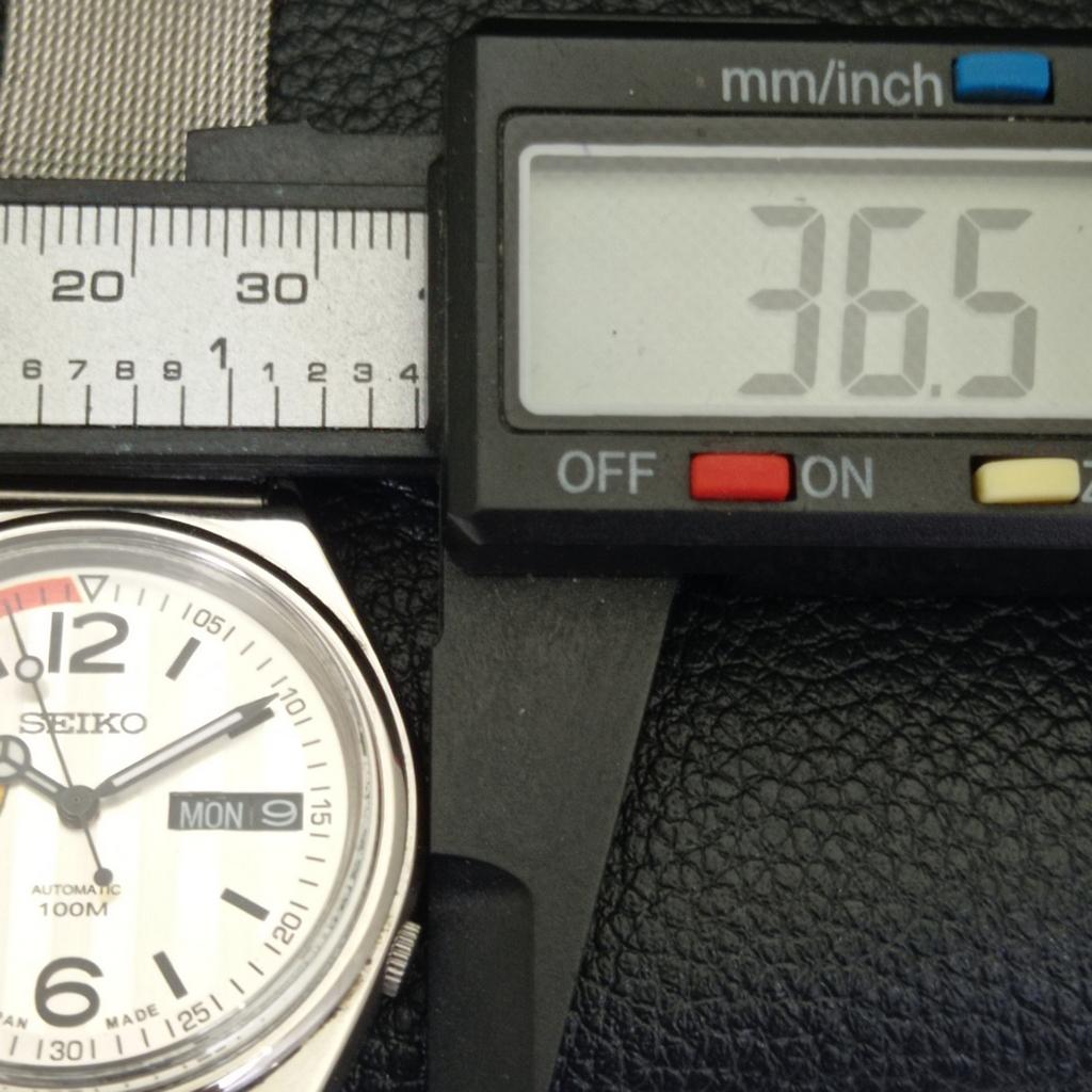 AUTOMATIC VINTAGE SEIKO JAPAN 7009A MENS FERRARI DIAL WATCH a700522-5