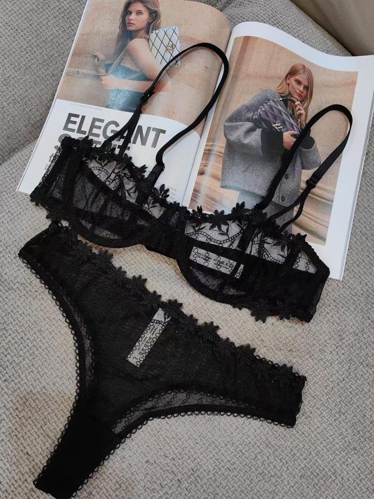 French Sexy Underwear Ultra-thin Half Cup Embroidered Lace Bra Large Chest Small Size Erotic Underwear