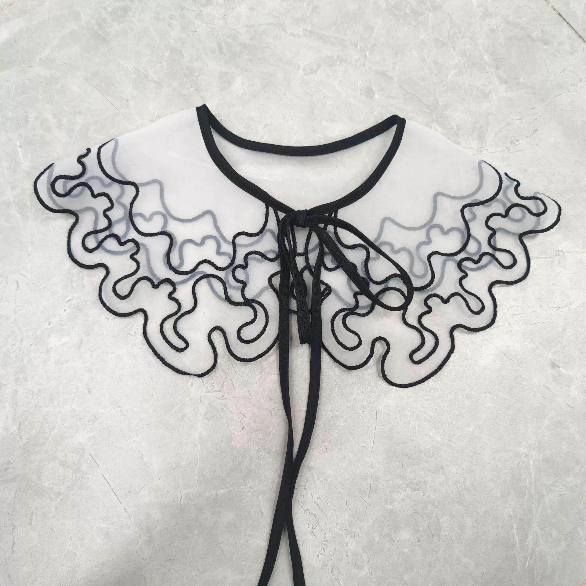 

Black Trim With Whites Lace Embroidery False Collar Tie One Size чорний