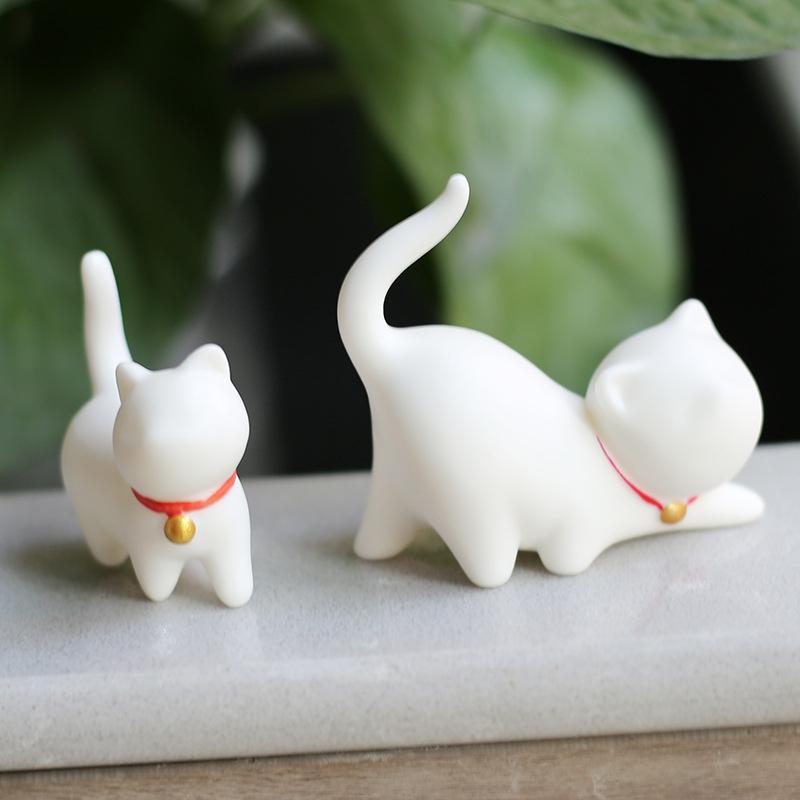 1 pieza Porcelana Blanca Gato de la Suerte Mascotas de Té Cerámica Hecha a Mano Mini Decoración de Escritorio Adornos Regalos Encantadores