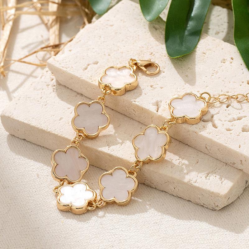 Stylish And Elegant Lucky Five-Petaled Flower Bracelet Female, Five-Leaf Flower