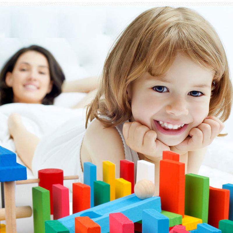 Dominos colorés 120 pièces de jeu pour enfants Mécanisme Domino Pièces de construction en bois