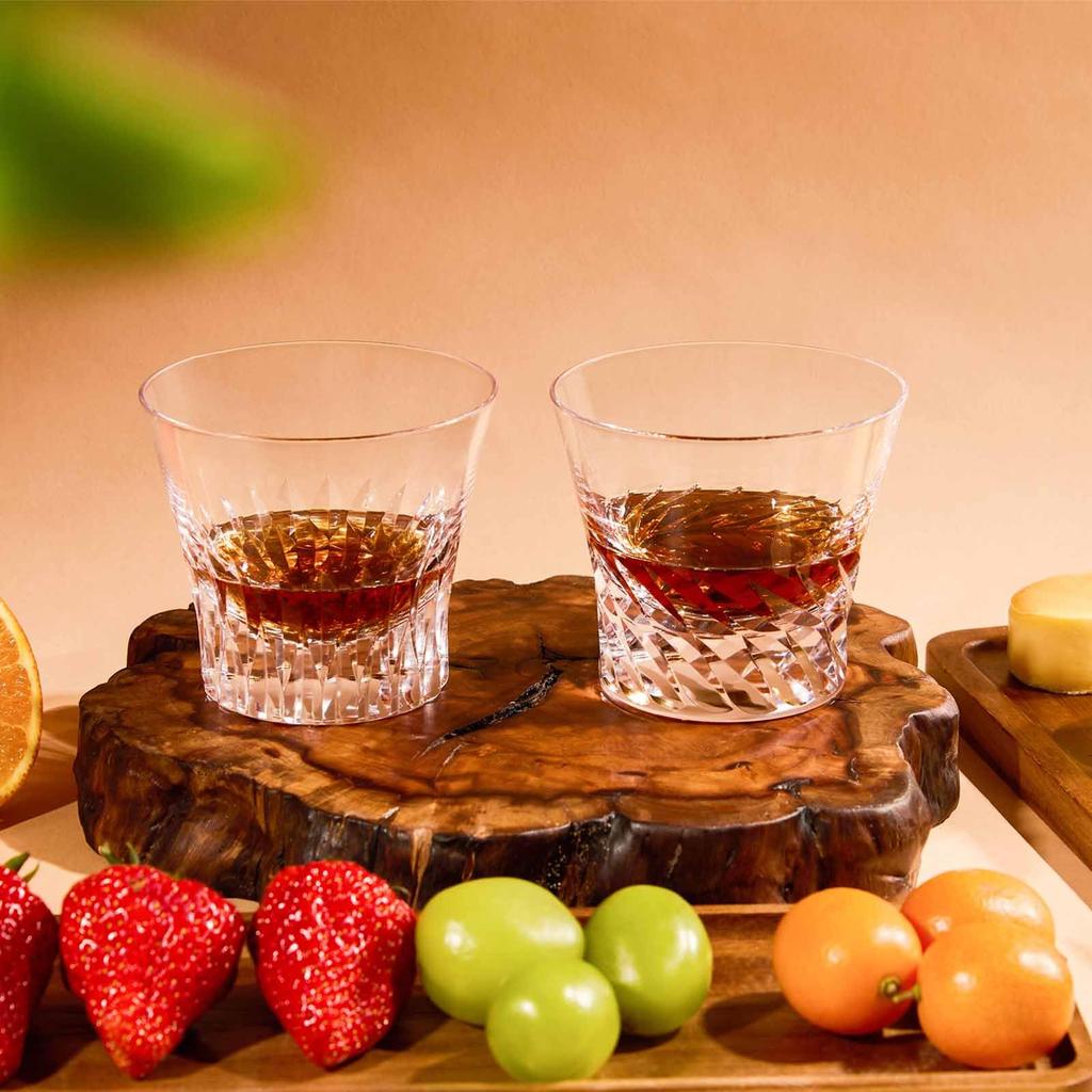 LUGUFON Whiskey Rock Crystal Cut Handcrafted by Presented in a Paulownia Wood Suitable for Cold Plum and Other Alcoholic A perfect gift for Popular