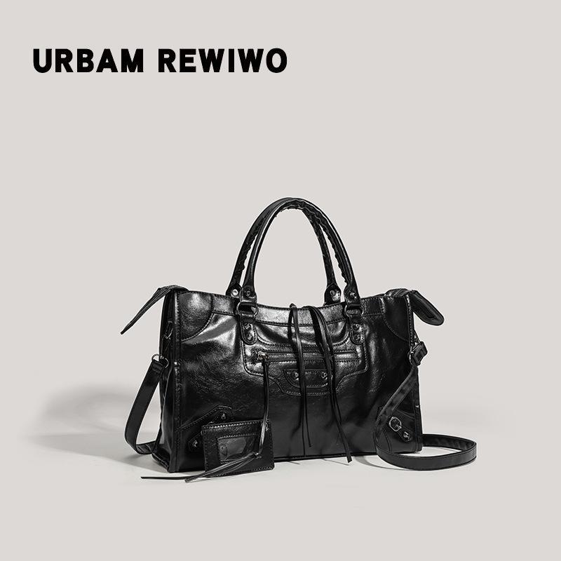 Bags American Retro Shoulder Tote Bags Rivet Locomotive Bags Women Fashion Commuter Messenger Bags Women