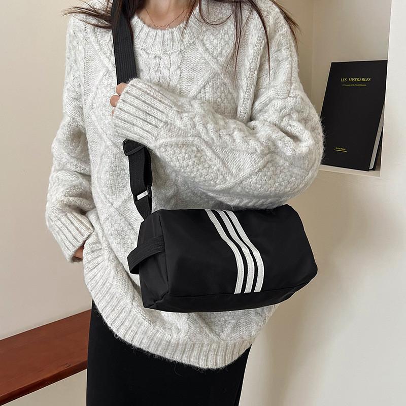 Stylish And Versatile Pillow Bag For Women With Trendy Shoulder Strap In Black Red Blue White