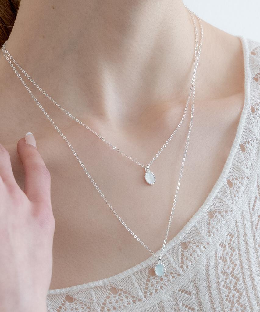 Xanadu Oval Mini Necklace | Silver_White